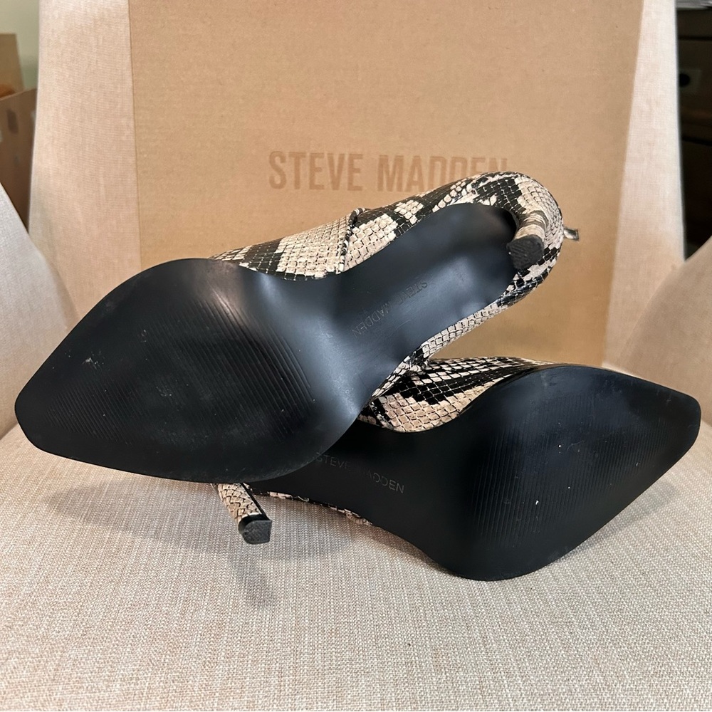 Steve Madden Monochrome Snake Print Heeled Boots - Picture 7 of 10